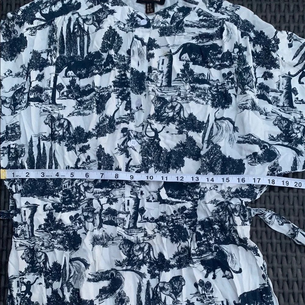 QED London Navy and Cream Patterned Blouse - Picture 6 of 8